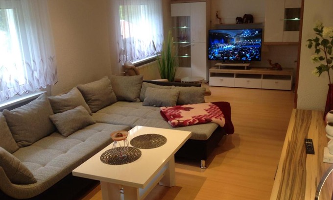 Milbitz Apartment | Exceptional Family Getaway at FeWo König - Guest Rated 9.7