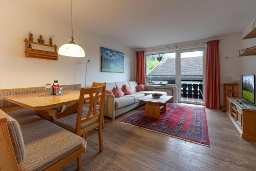 Mittenwald Apartment | Family-Friendly Getaway at Fewo Karwendelspitzblick