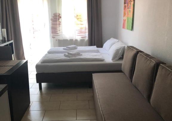 Petershausen-West Apartment | Convenient FeWo Konstanz Zentrum Near the Lake