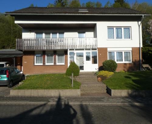 Antfeld Apartment | Family-Friendly Retreat at FeWo Ruhe with Great Reviews