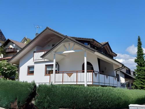 Hofstetten Apartment | Family-Friendly Ferienwohnung Singler with Top Ratings