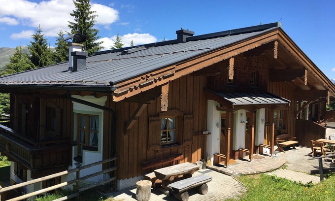 Hochkrimml Apartment | FeWo SONNBICHL: Ideal for 6, Steps from the Elevator