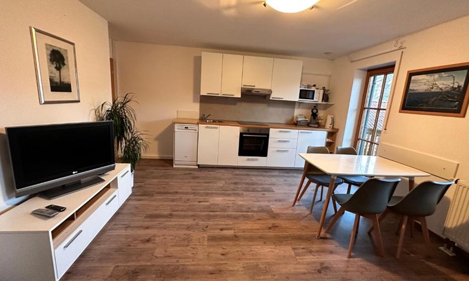 Buchloe Apartment | Discover Fewo Susi Allgäu: Family-Friendly Retreat with High Rating