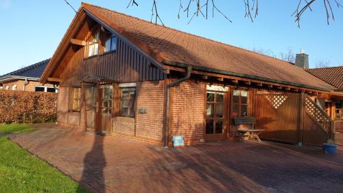 Bad Bederkesa Apartment | Pet-Friendly Fewo to Hus: Rated 9/10 for Your Comfort
