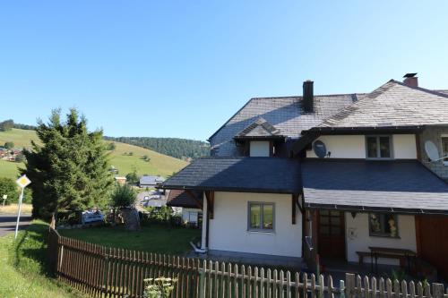 Hofsgrund Apartment | Experience Comfort at Fewo Turmblick - Rated 8.8/10