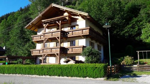 Stumm Apartment | Exceptional Family Retreat at FEWO "Unterm Wald" - 10/10