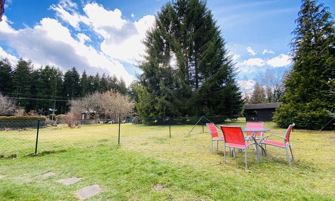 Schoemberg House | Ideal Fewo with Garden, Grill & Pet-Friendly Amenities