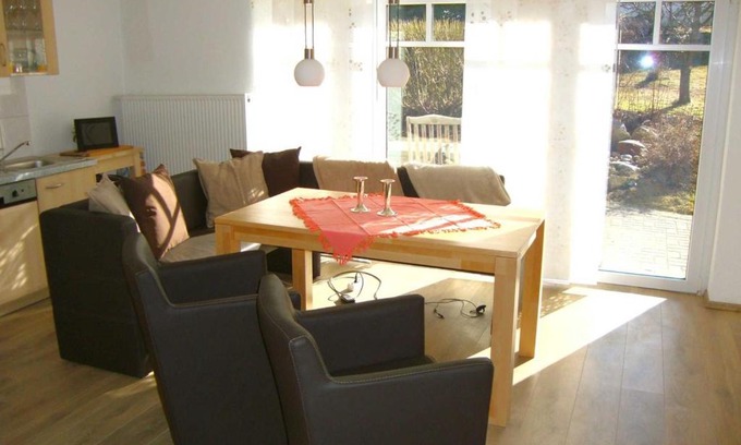 Mahlzow Apartment | Relaxing FeWo Wiek: Perfect for Families with Kitchen Access