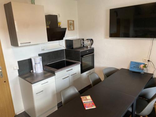 Plauen Apartment | Comfortable FeWo WIEKO in Plauen - Pet Friendly Retreat
