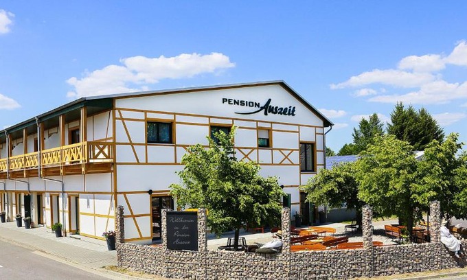 Drahnsdorf House | Pet-Friendly Getaway at FeWo-Zimmer-Auszeit - 8/10 Score