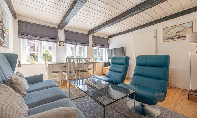 Flensburg Apartment | Ideal Apartment with Balcony in Center - Rated 10/10