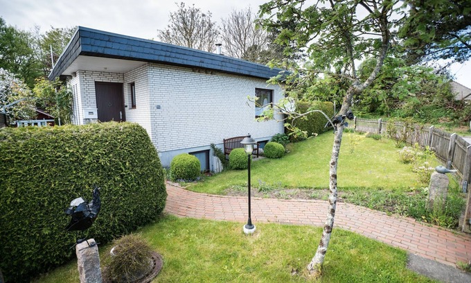Bockholm House | fewo1846 - Lütthus - House near the beach with 2 bedrooms, fireplace and garden