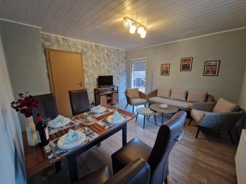 Oker Apartment | Top-Rated Family Retreat at FeWoaufdemAdenberg