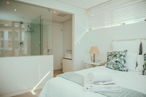 Hillhead Apartment | Coastal Escape at Fez@143Oceandune with Ocean Views