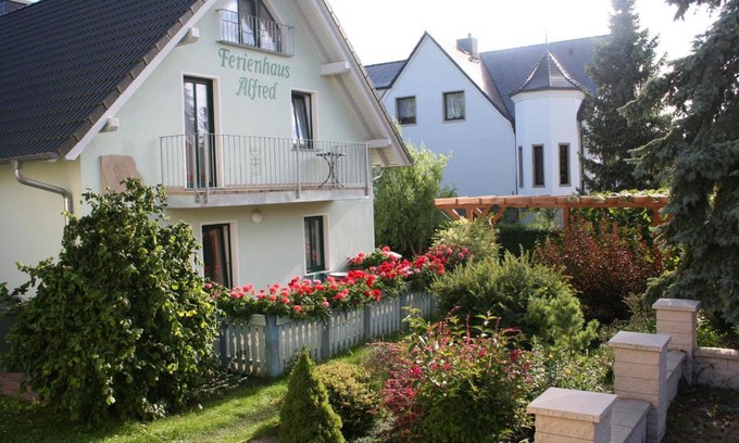 Freyburg House | Family-Friendly FH Alfred with Top-Rated Guest Experience