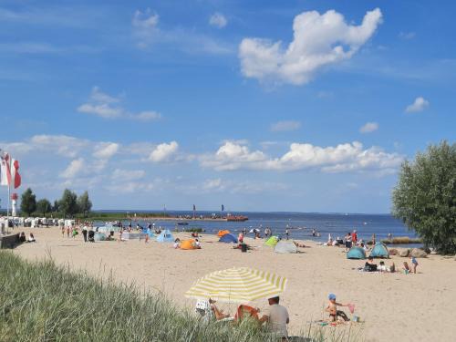 Ueckermuende Apartment | Relax at FH "An der Quelle": 4-Star Family-Friendly Escape