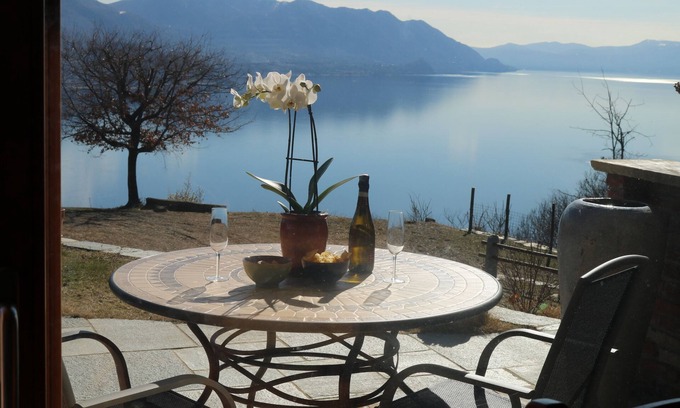 Maccagno Apartment | Tranquil Finca Cascina Borchina: Dream Lake Views & Spa