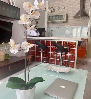 Parque Alcosa Apartment | Relax at FIBES: Pool, Free Parking & 4-Star Comfort