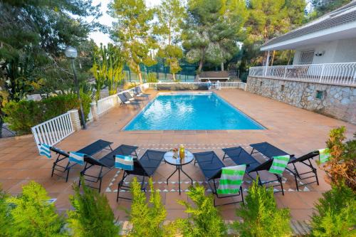 La Alcayna Villa | Discover Fidalsa Paradise Pines: Pet-Friendly Retreat with Pool