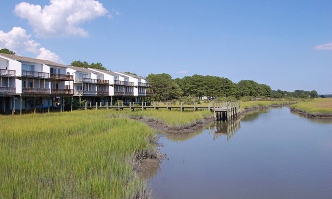 Chincoteague House | Experience Fiddler Bay #5: Ocean View & Family-Friendly