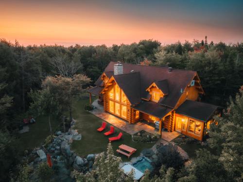 Fiddler Lake Resort Ski Chalet | Relaxing Fiddler Lake Resort Chalet with Private Pool & Spa