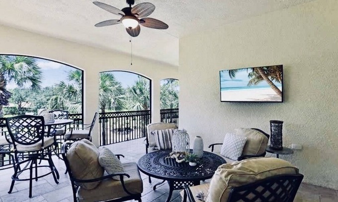 Naples Villa | Fiddlers Creek Naples: Exceptional Water Views & Office Space