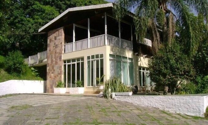 Mairipora House | Field Townhouse: Pet-Friendly Retreat with Lake View