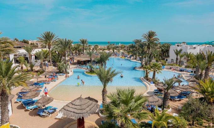 Playa Sidi Mehrez Hotel | Discover Fiesta Beach Djerba: Oceanfront Relaxation Awaits