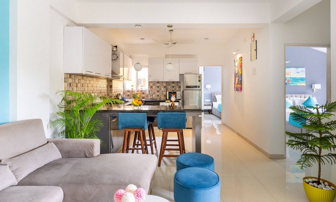 Anjuna Apartment | Vibrant Fiesta by Alohagoa: 2BHK with Balconies & Pool