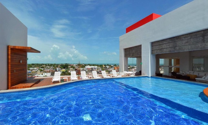 Chetumal Hotel | Discover Fiesta Inn Chetumal: Family-Friendly With Pool