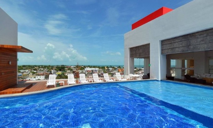Ecatepec de Morelos Hotel | Inviting Fiesta Inn Ecatepec: Relax with Pool & Spa