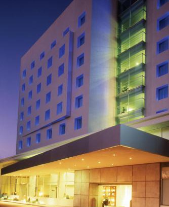Puebla Hotel | Explore Fiesta Inn Puebla Finsa: Pet-Friendly & Pool Access