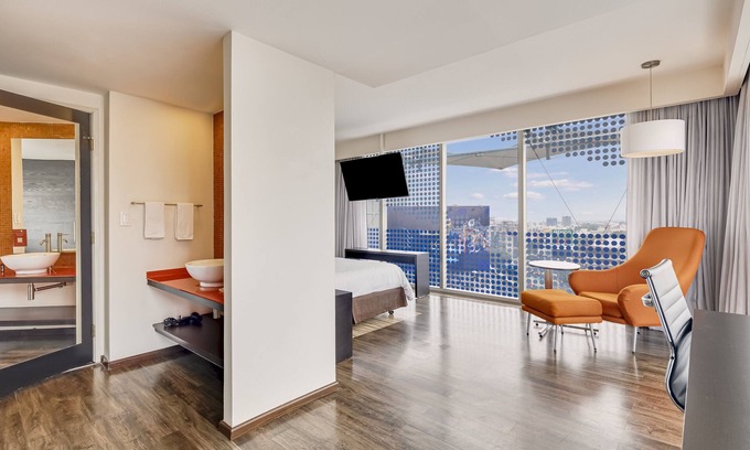 Escandon Hotel | Discover Fiesta Inn Insurgentes Viaducto: Rated 8.8/10
