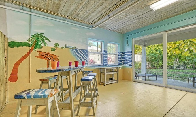 Siesta Key House | Experience Fiesta Playa: Family-Friendly Oasis with Pool