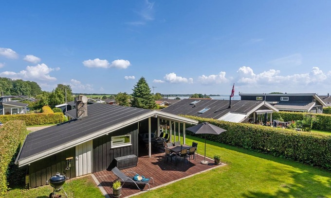 Bjert House | Seaside Retreat "Fiete" with Spa and Child-Friendly Amenities