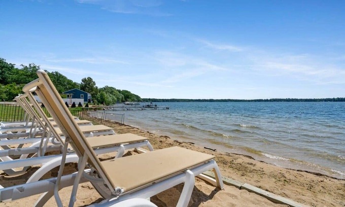 Mayfield Apartment | Pet-Friendly Fife Lake Condo with Fire Pit & Scenic Views