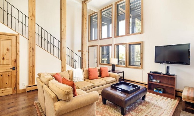 Aspen House | Fifth Avenue Unit 202: Cozy Condo with Pool & Hot Tub