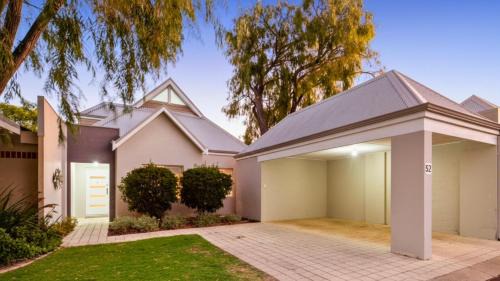 Broadwater Villa | Relax at FiftyTwo at Cape View: Pool & Family-Friendly Fun