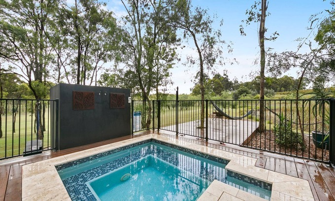 Pokolbin House | Indulge in the Fig Tree Guest House with Private Pool & Spa