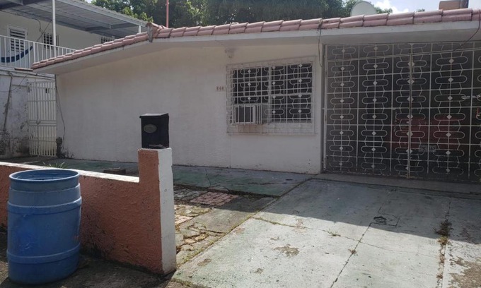 Sabana Llana Norte House | Welcoming Figueroa Guest Rooms with Pet-Friendly Amenities