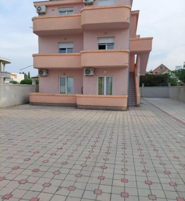 Ulcinj House | Family-Friendly Fikret-apartmani Near Velika plaža
