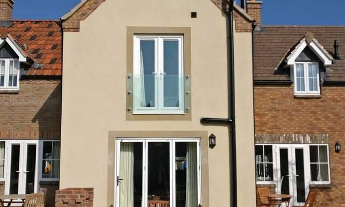 Filey Cottage | Filey: Ideal Spot for Active Leisure and Beach Relaxation