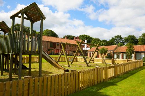 Folkton House | Explore Filey Holiday Cottages with Pool & Family Fun