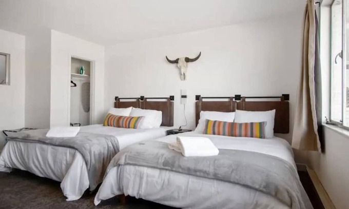 Fillmore Apartment | Fillmore Lodge: Cozy 2 Double Queens with Breakfast Included