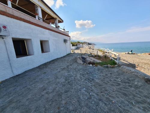 Fuscaldo House | Discover Filumare: Oceanfront Bliss for Families