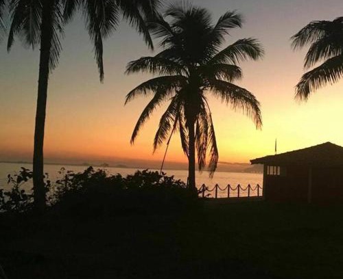 Camboinhas House | Explore Oceanfront Comfort: Pet-Friendly Getaway Awaits!