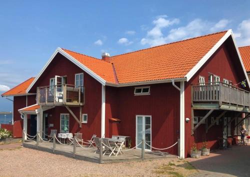 Karingon Apartment | Cozy Apartment with Balcony - Central Location Awaits You