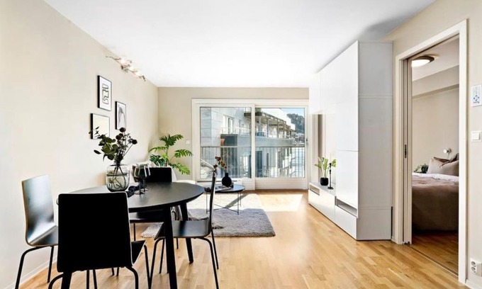 Bergenhus Apartment | Central Location: Family-Friendly Apartment with Kitchen