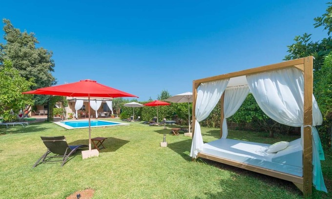 Lloseta House | Relaxing Finca Alegre: Poolside Retreat in Lloseta