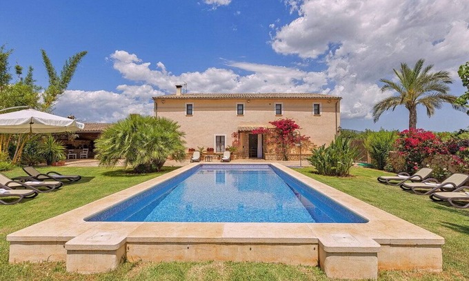 Buger Villa | Finca Antonio: Family Retreat with Pool Near Buger, Mallorca